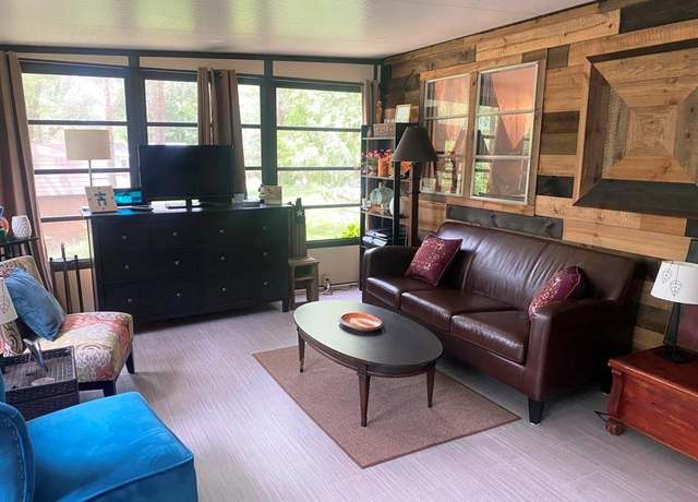 Property at 432 Skyline Dr, Edgerton, WI 53534, 1 bed, 1 bath