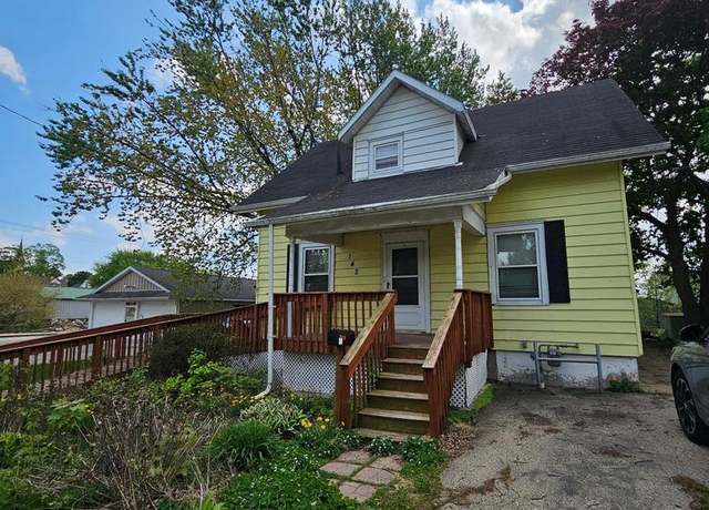 Property at 142 W North St, Jefferson, WI 53549, 4 beds, 1 bath