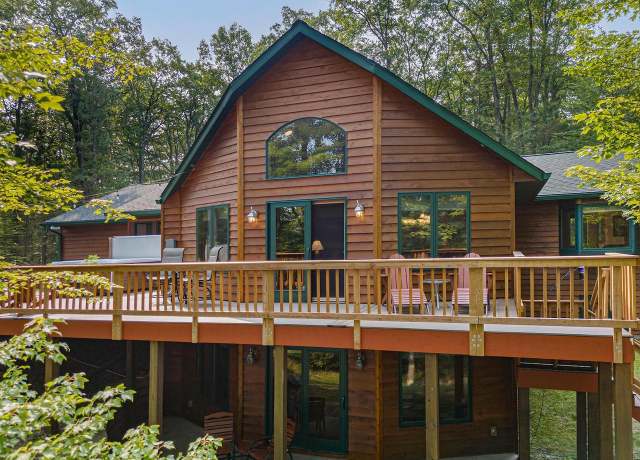 Property at 3332 Norwood Cir, Rhinelander, WI 54501, 5 beds, 3 baths
