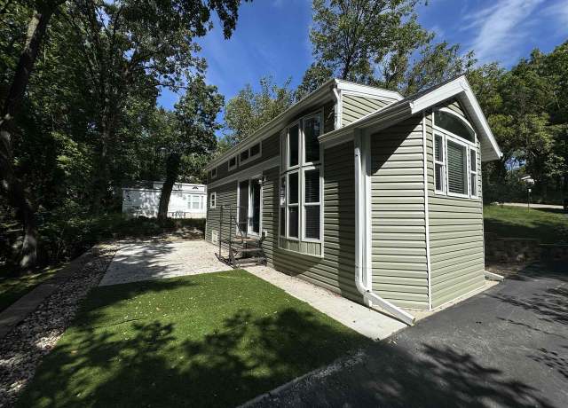 Property at 483 Westview Ct, Edgerton, WI 53534, 2 beds, 1 bath