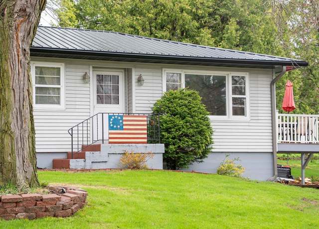 Property at 712 Frank St, Darlington, WI 53530, 3 beds, 1 bath