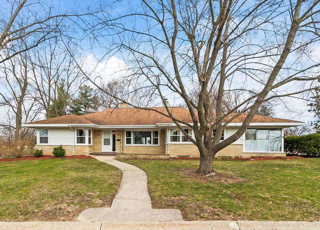 Property at 301 Summit St, Portage, WI 53901, 3 beds, 2 baths