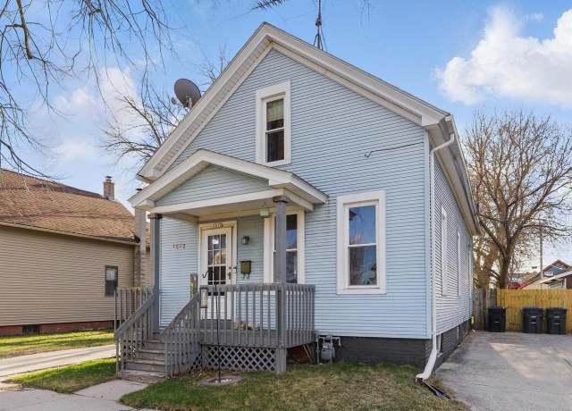 Property at 1812 S 12th St, Sheboygan, WI 53081, 3 beds, 1.5 baths