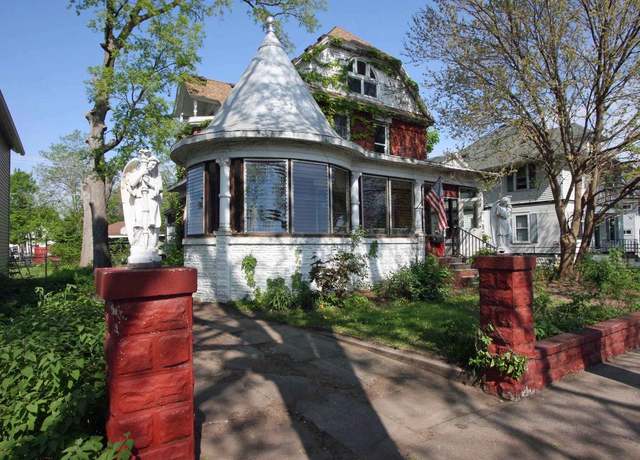 Property at 1447 Charles St, La Crosse, WI 54603, 4 beds, 2 baths