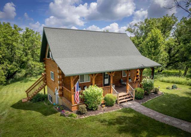 Property at E4252 Ottawa Ct, La Valle, WI 53941, 3 beds, 2 baths