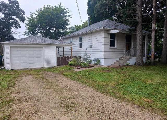 Property at 447 E Geneva St, Elkhorn, WI 53121, 2 beds, 1 bath