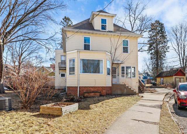 Property at 417 Elmside Blvd, Madison, WI 53704, 4 beds, 3 baths