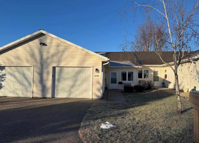 Property at 1303 15th St, Baraboo, WI 53913, 2 beds, 1 bath