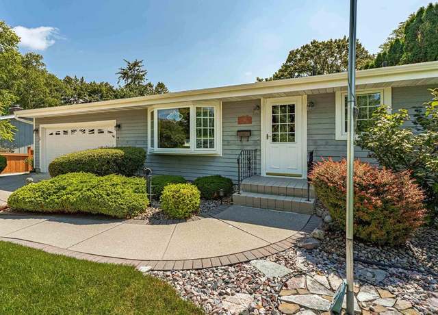 Property at 765 Odana Ln, Madison, WI 53711, 3 beds, 1.5 baths