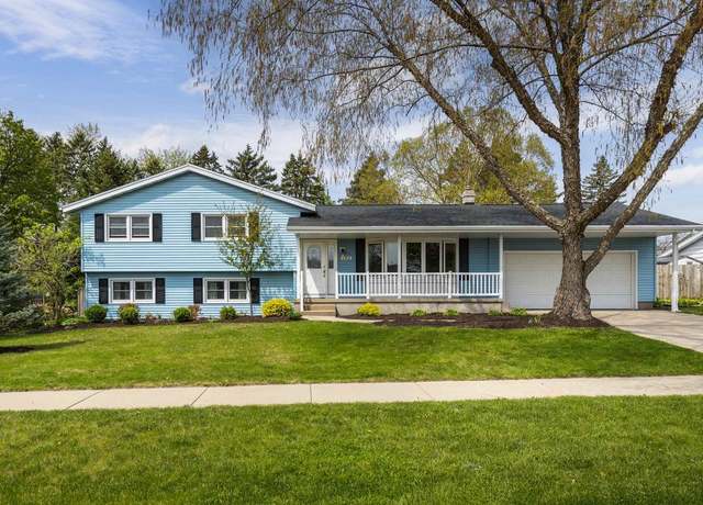 Property at 1302 Baitinger Ct, Sun Prairie, WI 53590, 3 beds, 2 baths