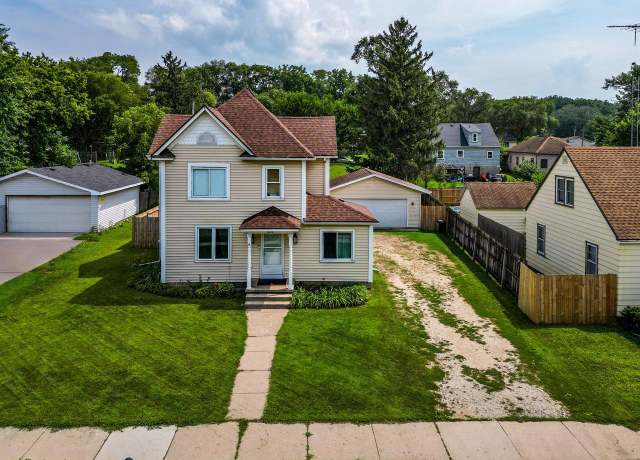 Property at 624 Harding St, Janesville, WI 53545, 4 beds, 1.5 baths