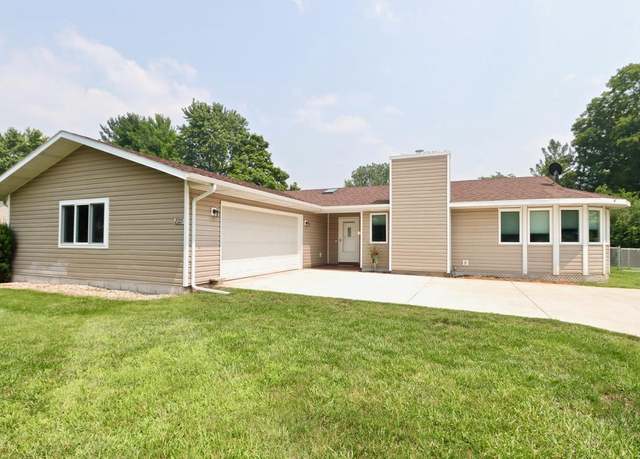 Property at 2105 Yorkshire Dr, Beloit, WI 53511, 3 beds, 3 baths