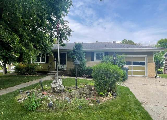 Property at 4417 Barby Ln, Madison, WI 53704, 3 beds, 2 baths