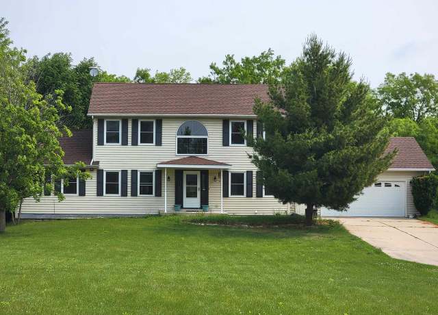 Property at W1476 Rose Ln, Brodhead, WI 53520, 3 beds, 3.5 baths