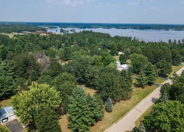 Property at Lot 14 Overlook Dr, Germantown, WI 53950