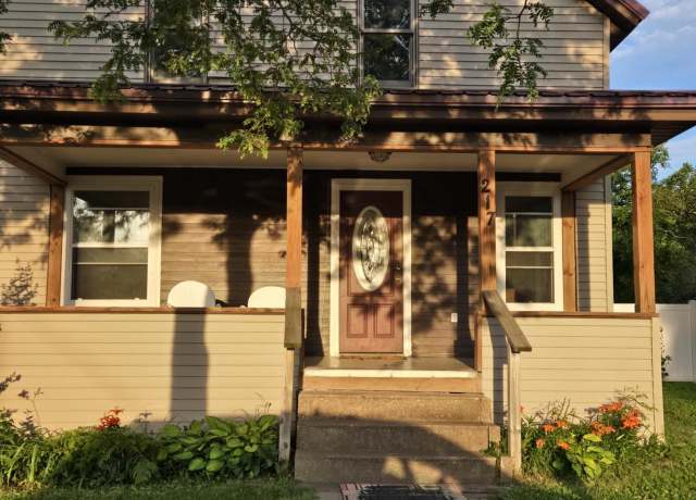 Property at 217 N Glendale Ave, Tomah, WI 54660, 3 beds, 1.5 baths