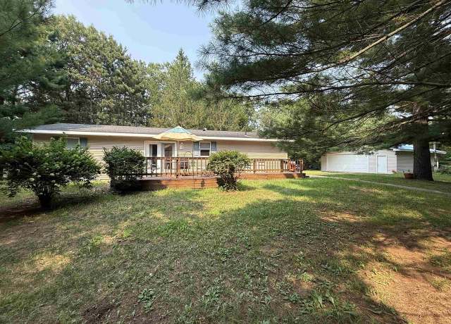 Property at 817 Elk Dr, Adams, WI 53910, 3 beds, 2 baths