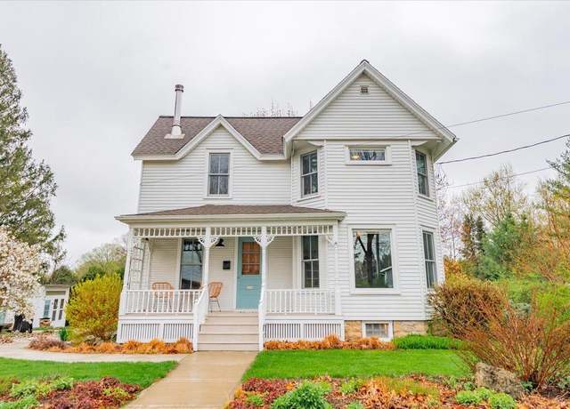 Property at 330 Lodi St, Lodi, WI 53555, 3 beds, 1 bath