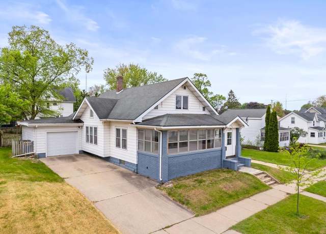 Property at 316 W Burns St, Portage, WI 53901, 4 beds, 2 baths