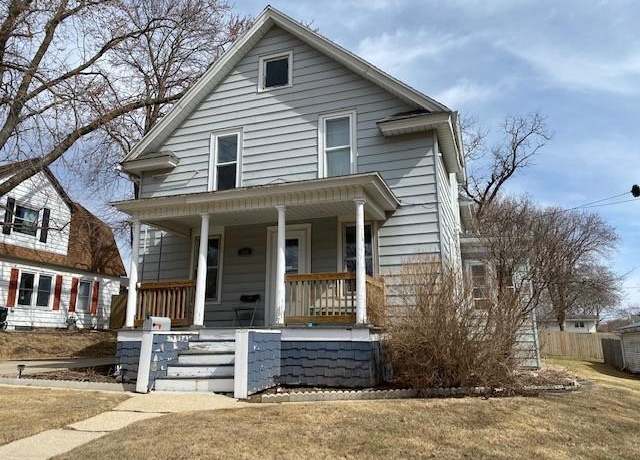 Property at 343 Washington St, Ripon, WI 54971, 4 beds, 2 baths