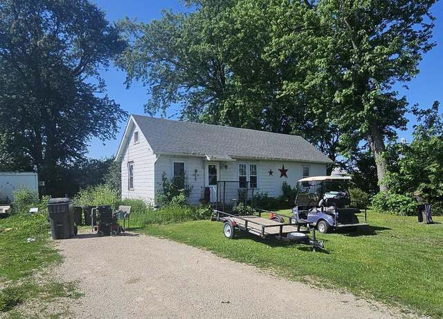 Property at 2724 E Stateline Rd, Beloit, WI 53511, 3 beds, 1 bath