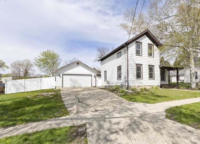 Property at 320 Grove St, Fort Atkinson, WI 53538, 3 beds, 1.5 baths