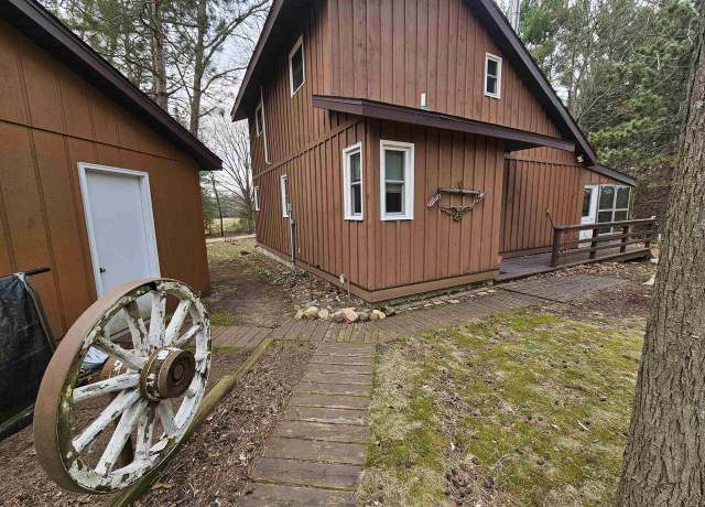 Property at W4286 Clearwater Dr, Montello, WI 53949, 3 beds, 2 baths