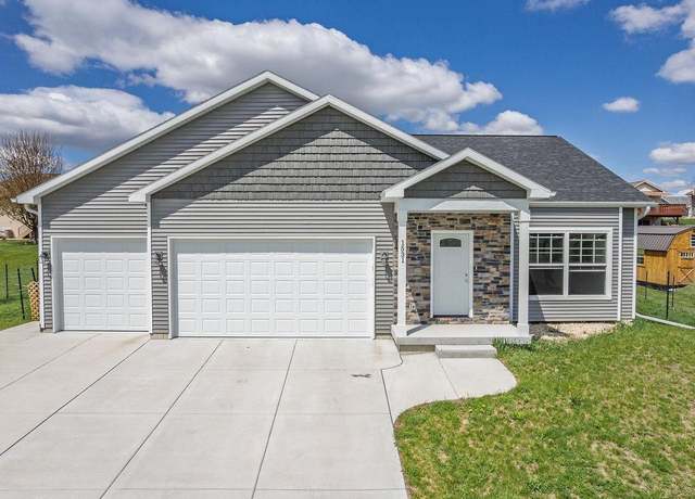Property at 1531 19th St, Baraboo, WI 53913, 4 beds, 3 baths
