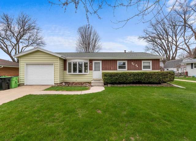 Property at 1126 E Circle Dr, Beaver Dam, WI 53916, 3 beds, 1.5 baths