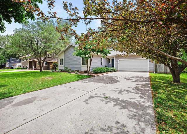 Property at 2518 Dunwoody Dr, Madison, WI 53713, 4 beds, 3 baths