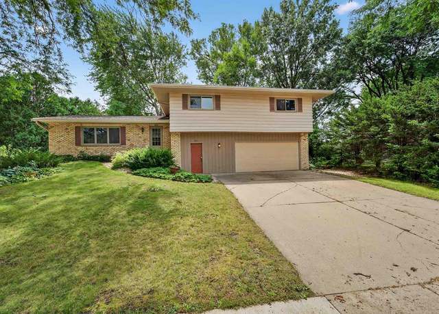 Property at 7013 Cardinal Dr, Middleton, WI 53562, 4 beds, 2.5 baths
