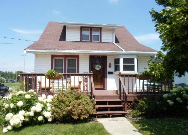 Property at 434 Jackson St, Waupun, WI 53963, 3 beds, 2 baths