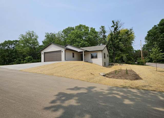 Property at 915 Sutherland Ave, Janesville, WI 53545, 2 beds, 2 baths