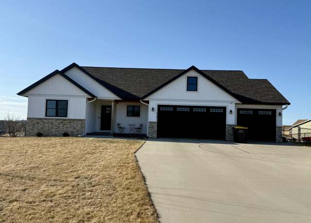 Property at 513 Alyssa St, Tomah, WI 54660, 5 beds, 3 baths
