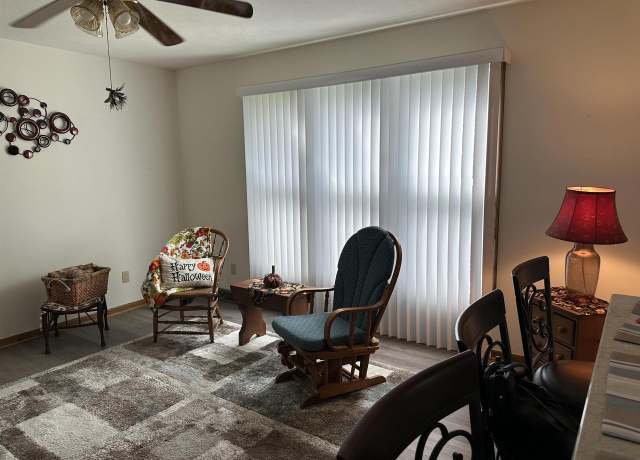 Property at 1404 Oak St, Watertown, WI 53098, 3 beds, 2 baths
