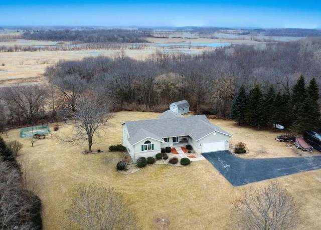 Property at 4610 Baxter Rd, Cottage Grove, WI 53527, 4 beds, 3.5 baths