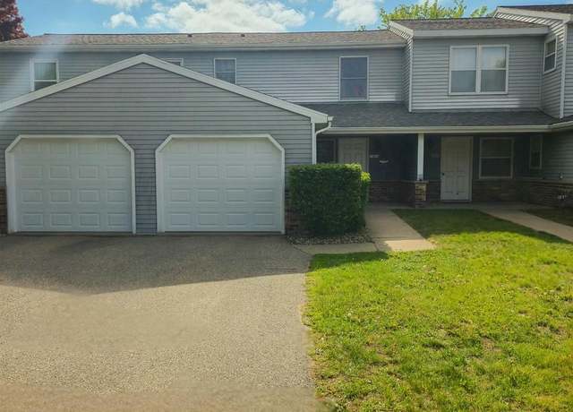 Property at 1403 8th St, Reedsburg, WI 53959, 2 beds, 1.5 baths
