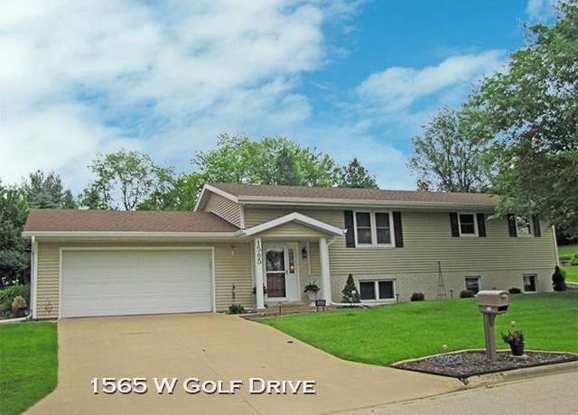 Property at 1565 W Golf Dr, Platteville, WI 53818, 5 beds, 2 baths