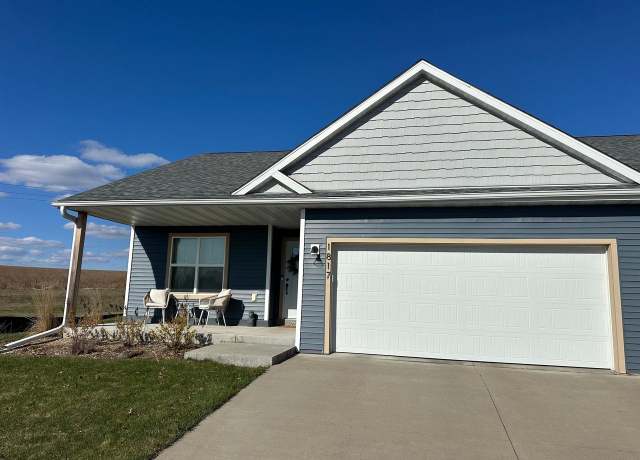 Property at 1817 Ridgewood Cir, Menomonie, WI 54751, 3 beds, 2 baths