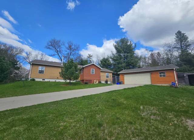 Property at E9351 Dellwood Rd, Reedsburg, WI 53959, 3 beds, 2 baths