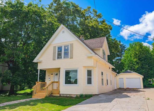Property at 152 Union St, Sun Prairie, WI 53590, 4 beds, 2 baths