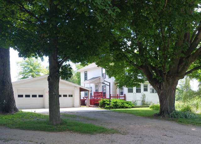Property at 7600 N County M Rd, Evansville, WI 53536, 4 beds, 2 baths