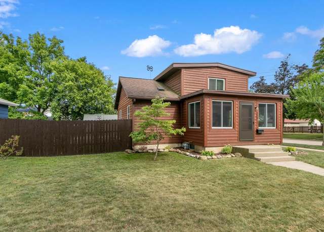 Property at 300 Shirley St, Fort Atkinson, WI 53538, 3 beds, 1.5 baths