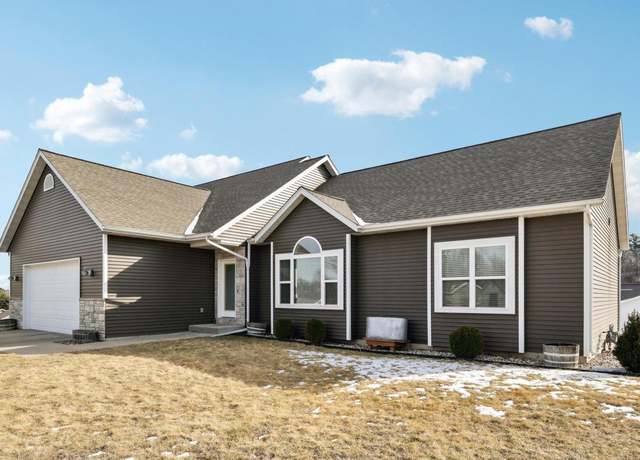 Property at 1315 Springbrook Dr, Baraboo, WI 53913, 4 beds, 3 baths