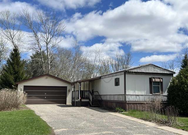 Property at 510 Lincoln St Unit L21, Mauston, WI 53948, 3 beds, 2 baths