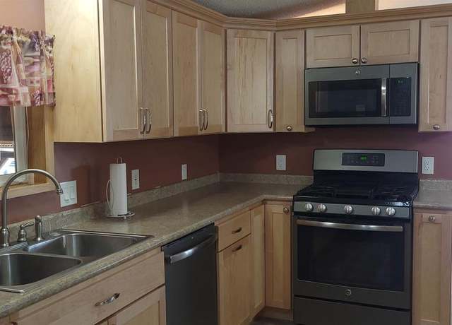 Property at 7740 S Park Rd Unit L220, Wisconsin Rapids, WI 54494, 3 beds, 2 baths