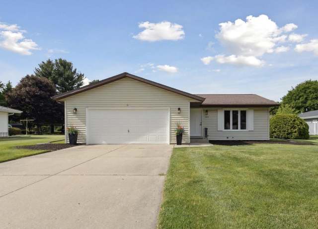 Property at 3447 Greenwood Dr, Janesville, WI 53546, 3 beds, 1 bath