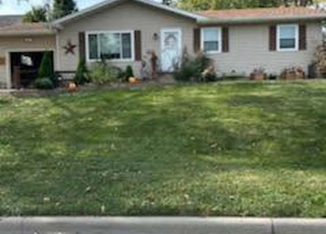 Property at 224 Case St, Baraboo, WI 53913, 3 beds, 1 bath