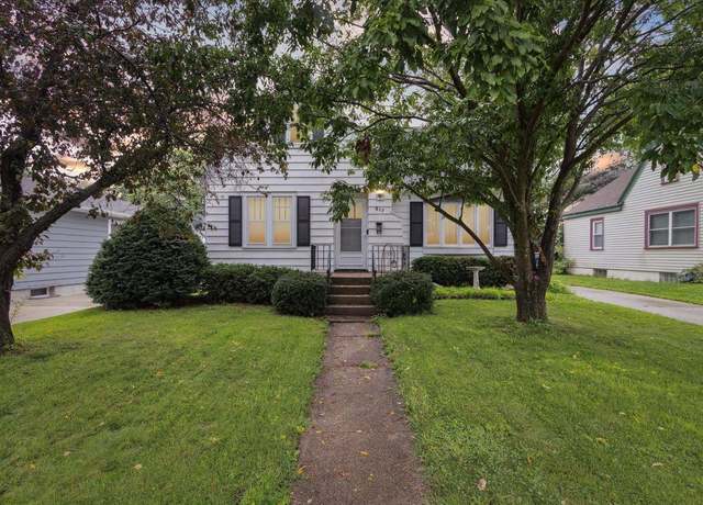 Property at 917 Eisenhower Ave, Janesville, WI 53545, 3 beds, 2 baths