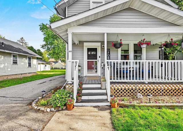 Property at 1333 W Lawrence St, Appleton, WI 54914, 3 beds, 1.5 baths